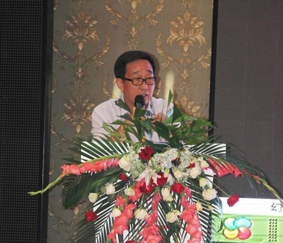 中國品牌第一人現(xiàn)身產業(yè)化發(fā)展論壇，共同分享饕餮智慧盛宴